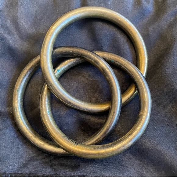 Three interconnected bangle bracelets - Picture 3 of 3
